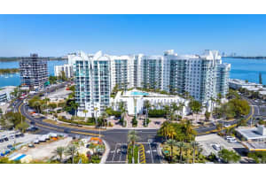 7910 Harbor Island Dr 402, North Bay Village