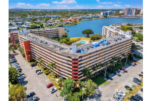 1750 Ne 191st St 202-1, Miami