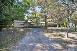 11600 SW 69th Ct, Miami, FL 33156, - MLS#A11769817