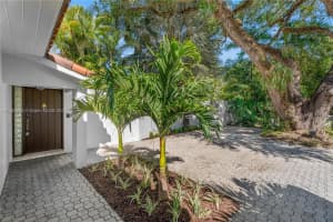 5810 Maggiore St, Coral Gables, FL 33146, Sold 05/29/25