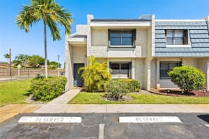 2601 N 40th Ave A-9, Hollywood