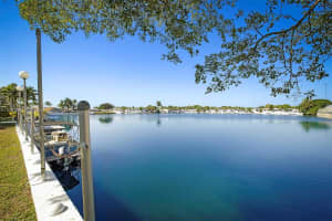 102 Lake Shore Dr, Pembroke Park