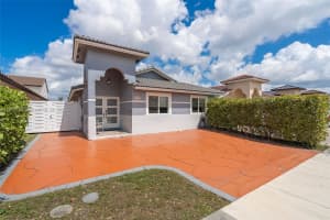8885 NW 110th St, Hialeah Gardens, FL 33018, Sold 05/27/25