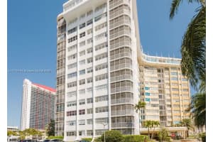 100 Golden Isles Dr Ph 9 Hallandale Beach, FL 33009 - MLS#A11770198