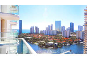 19707 Turnberry Way 22d, Aventura