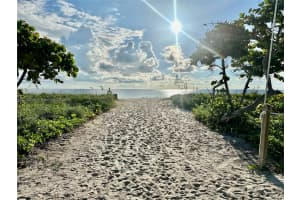 9273 Collins Ave 607, Surfside