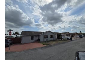 704 SW 97th Pl Cir, Miami, FL 33174, - MLS#A11770839