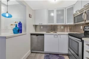 2600 Collins Ave APT 204, Miami Beach, FL 33140, - MLS#A11771107