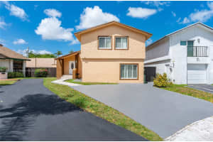 1007 Nw 106th Ave Cir Miami, FL 33172 - MLS#A11771124