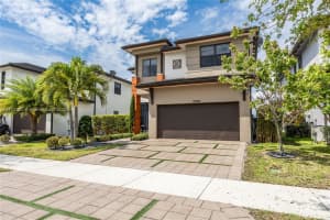 15742 NW 88th Ave, Miami Lakes, FL 33018, - MLS#A11771220
