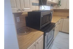 1480 W 46th St APT 208, Hialeah, FL 33012, Sold 06/27/25