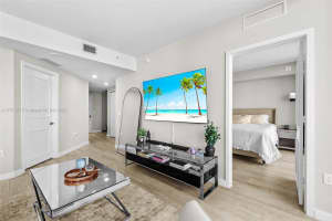 55 SW 9th St Apt 3601, Miami, FL 33130, - MLS#A11771277