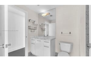 Vizcayne, 253 NE 2nd St APT 219, Miami, FL 33132, - MLS#A11771318