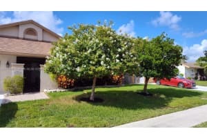 10630 NW 32nd St, Sunrise, FL 33351, Sold 05/27/25