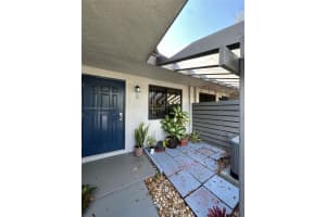 443 Lakeview Dr APT 5, Weston, FL 33326, Sold 06/10/25