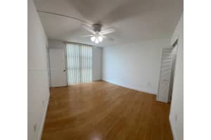 11750 SW 18th St Apt 422-1, Miami, FL 33175, Sold 04/28/25