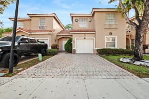 518 Nw 130th Way, Pembroke Pines
