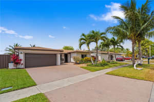 1200 NW 92nd Ave, Pembroke Pines, FL 33024, Sold 04/21/25