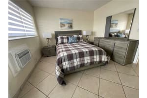 800 SW 10th Terrace APT 17T, Hallandale Beach, FL 33009, - MLS#A11771817