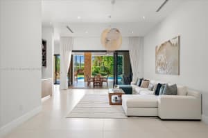 6840 SW 82nd Ave, Miami, FL 33143, Sold 08/01/25