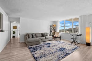 2780 Ne 183rd St 1906, Aventura