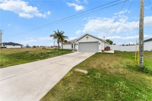 1911 Nw 15th Ter Cape Coral, FL 33993 - MLS#A11771943