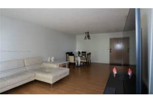 8501 NW 8th St APT 206, Miami, FL 33126, Sold 08/01/25