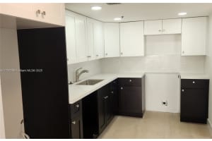 17890 W Dixie Hwy 318 Hwy 3, North Miami Beach