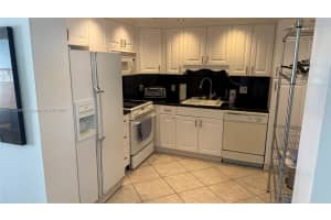 1950 S Ocean Dr APT 6G, Hallandale Beach, FL 33009, - MLS#A11772344