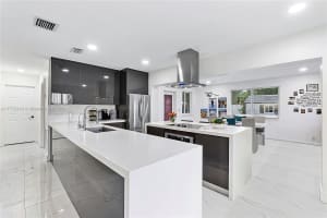 910 N 70th Ave, Hollywood
