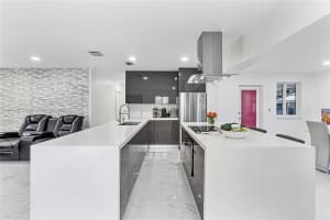 910 N 70th Ave, Hollywood, FL 33024, - MLS#A11772416