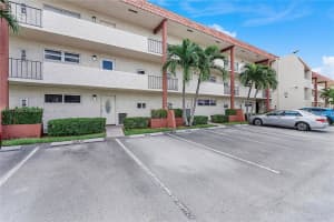 811 S Hollybrook Dr 108, Pembroke Pines