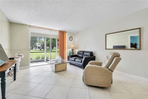811 S Hollybrook Dr APT 108, Pembroke Pines, FL 33025, - MLS#A11772453