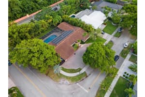 305 E Shore Dr E, Miami