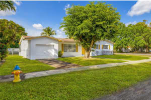 795 NE 155th St, Miami, FL 33162, Sold 04/30/25