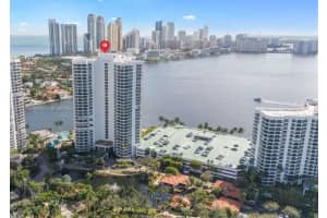 19101 Ne 36th Ct 302, Aventura