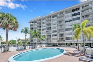 16740 Ne 9th Ave 302, North Miami Beach