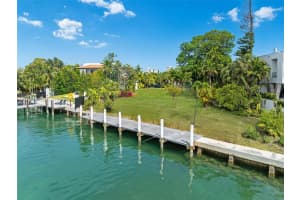 9224 Bay Dr, Surfside, FL 33154, - MLS#A11772874