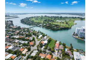 9224 Bay Dr, Surfside, FL 33154, - MLS#A11772874