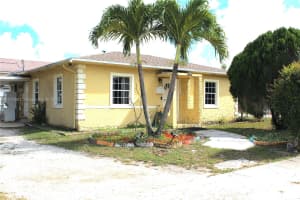 685 SE 9th Ave, Hialeah, FL 33010, Sold 05/20/25