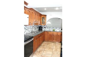 685 SE 9th Ave, Hialeah, FL 33010, Sold 05/20/25