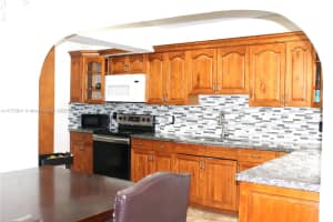 685 SE 9th Ave, Hialeah, FL 33010, Sold 05/20/25