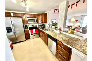 319 NE 14th Ave APT 708, Hallandale Beach, FL 33009, Sold 05/08/25