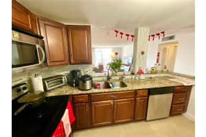 319 NE 14th Ave APT 708, Hallandale Beach, FL 33009, Sold 05/08/25