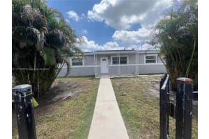 2440 Nw 208th St, Miami Gardens