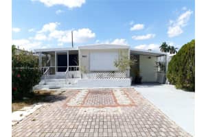8551 SW 18th Pl, Davie, FL 33324, Sold 08/08/25