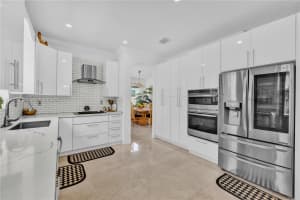 15723 SW 60th St, Miami, FL 33193, Sold 05/12/25