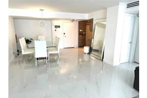 427 Golden Isles Dr 5g, Hallandale Beach