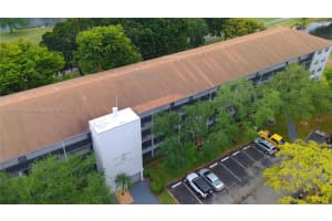 251 Sw 132nd Way 318h, Pembroke Pines