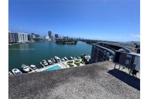 900 Bay Dr Ds20 Miami Beach, FL 33141 Sold 05/29/25